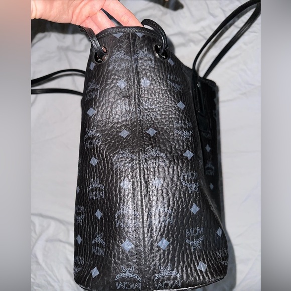 MCM Reversible Liz Shopper Medium - Picture 3 of 10